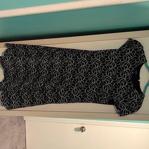 Alfani black and white flower patterned skater dress size 4